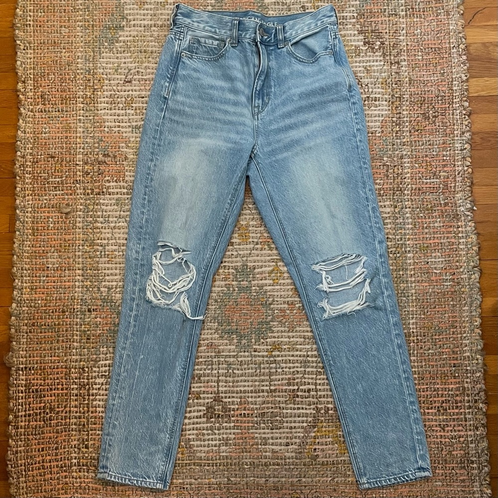 American Eagle - ripped mom jeans